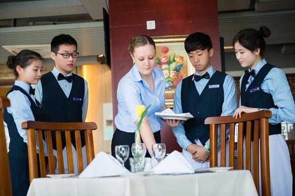 khoa quản trị nhà hàng khách sạn 2